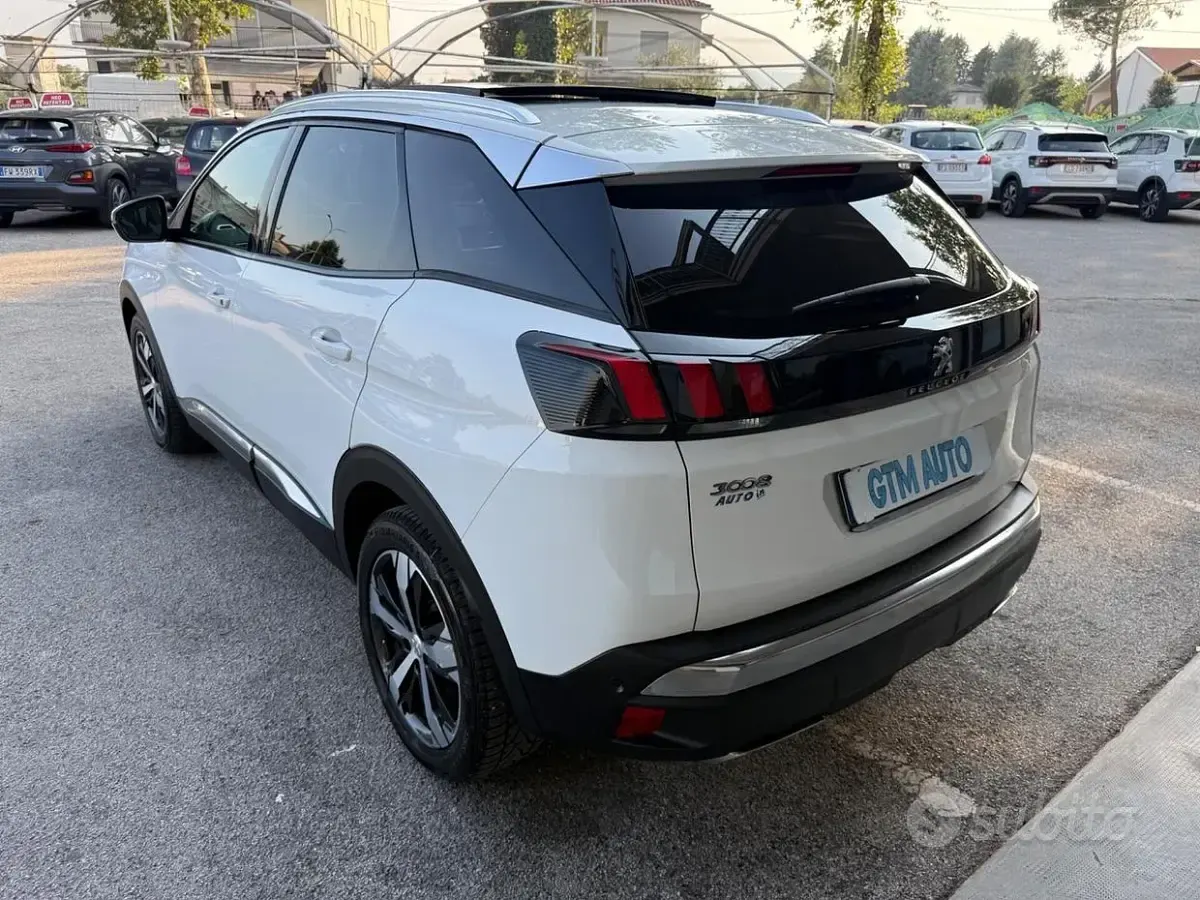 Usata Peugeot 3008 Access 131 CV (96 kW) 2018 Bianco SUV