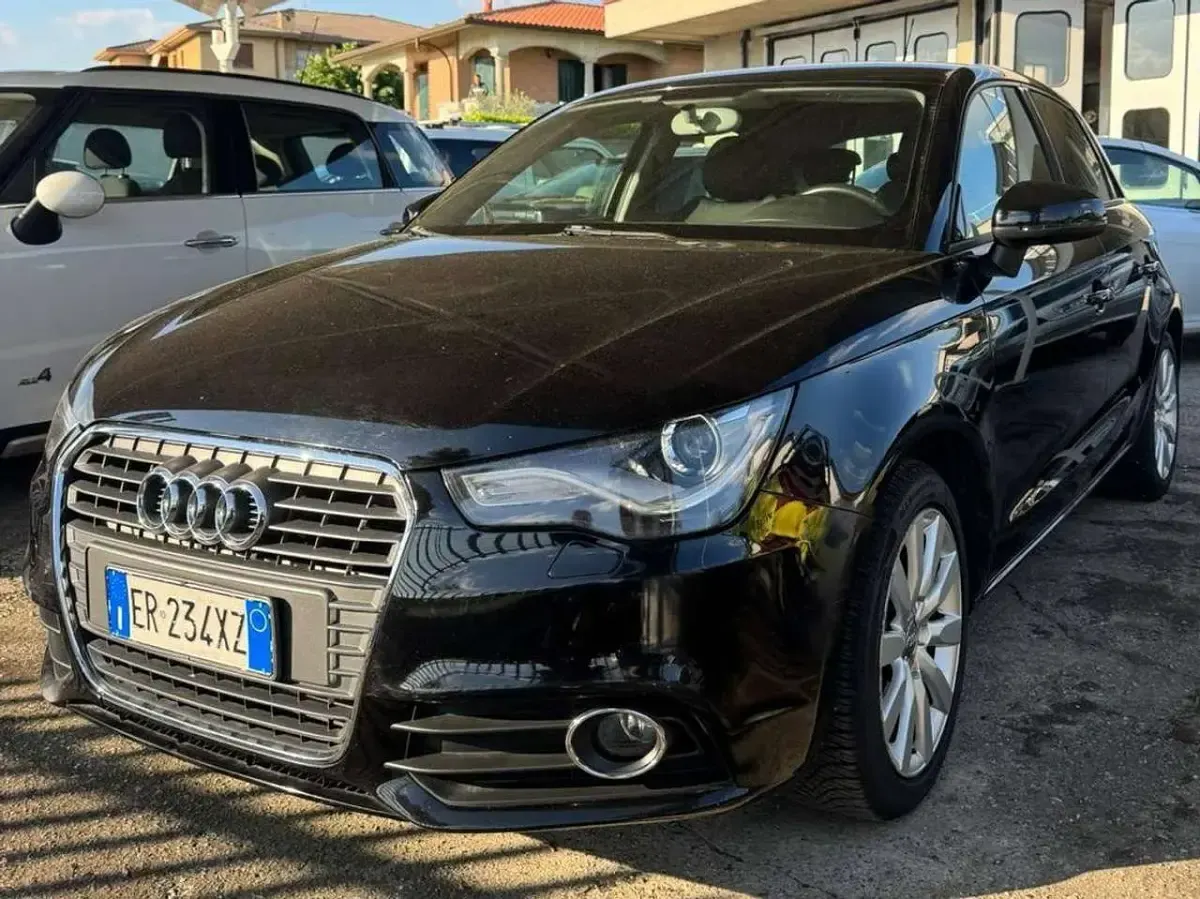Begagnad Audi A1 Sportback Attraction 90 HK (66 kW) 2013 Svart Halvkombi