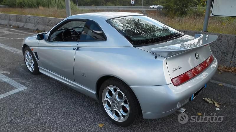 Usata Alfa Romeo GTV 150 CV (110 kW) 2002 Grigio Coupé