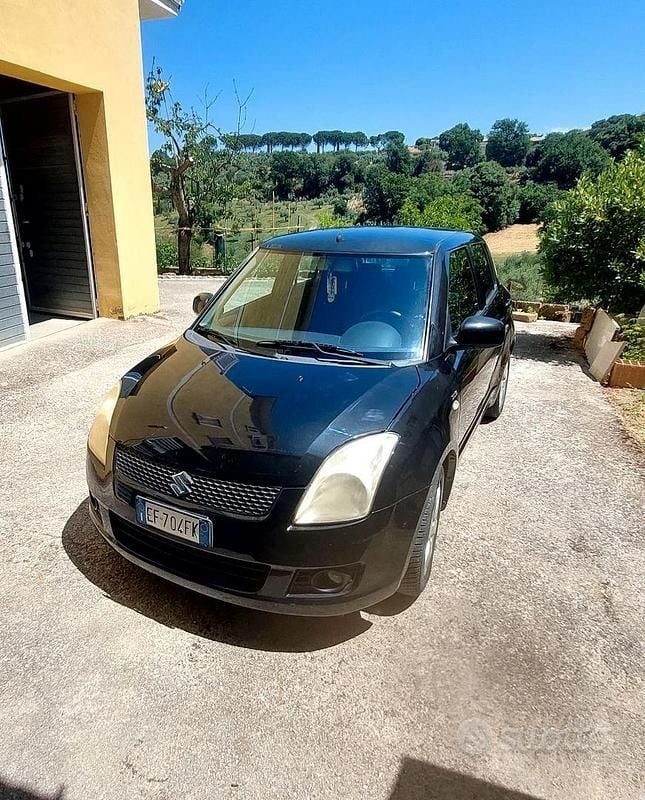 Usata 2010 Suzuki Swift | 1500 € (Buon prezzo) - Immagine 1/4