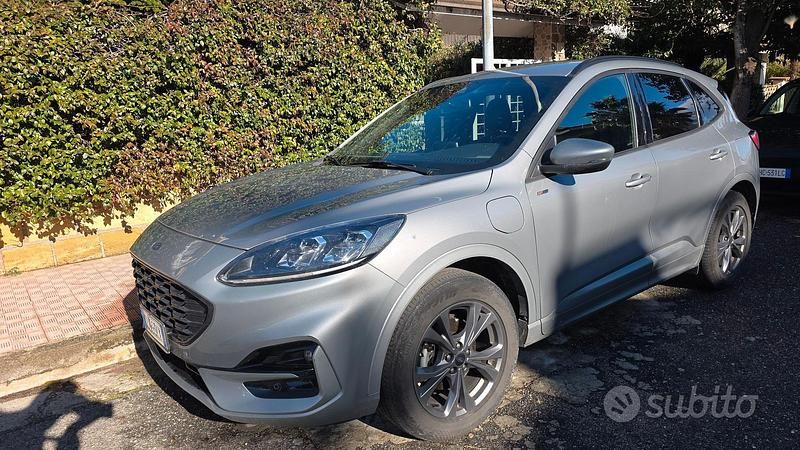 Usata Ford Kuga ST-Line 224 CV (164 kW) 2022 Grigio SUV