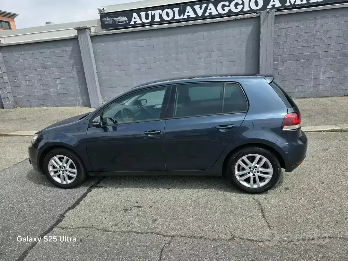 Usata VW Golf VI 105 CV (77 kW) 2010 Bluazzurro Utilitaria