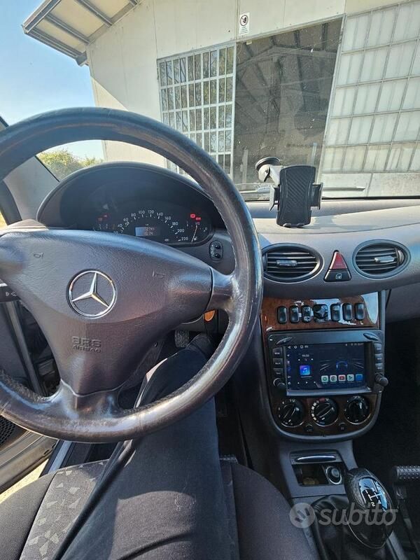 Grigio Usata 2002 Mercedes A200 Monovolume | 2700 € (Buon prezzo) - Immagine 1/4