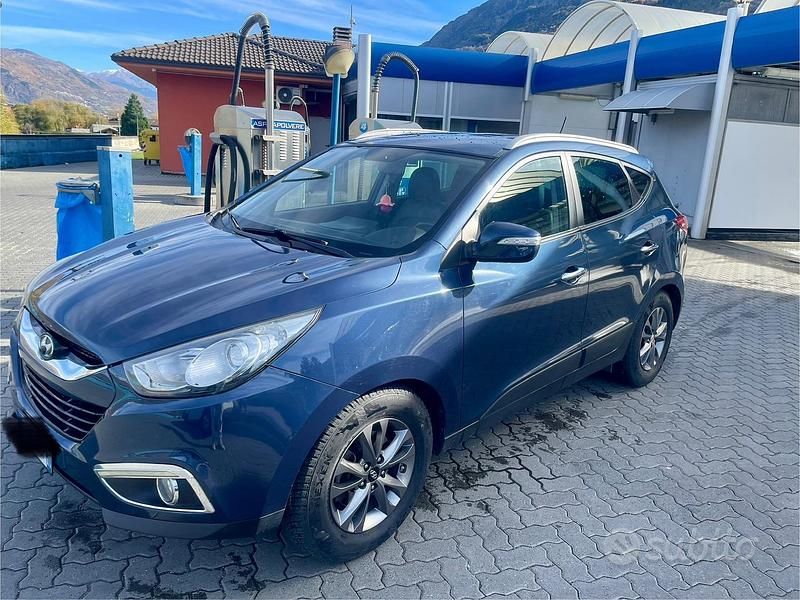 Blu Usata 2010 Hyundai ix35 SUV | 8500 € (Cara) - Immagine 1/4