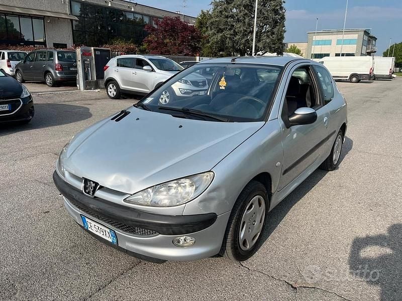 Usata Peugeot 206 60 CV (44 kW) 2003 Grigio Berlina