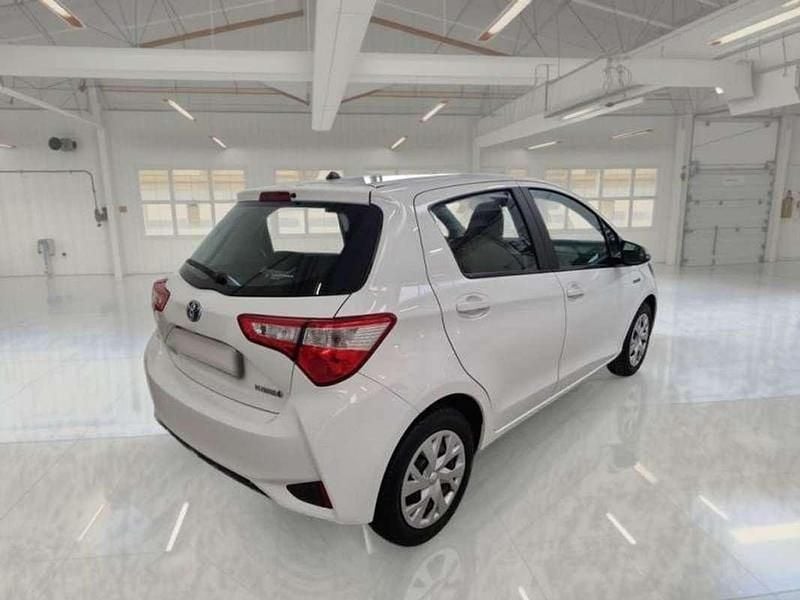 Usata Toyota Yaris Hybrid Business Edition 101 CV (74 kW) 2019 Berlina