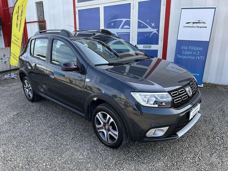 Usata Dacia Sandero Stepway 90 CV (66 kW) 2019 Grigio Berlina