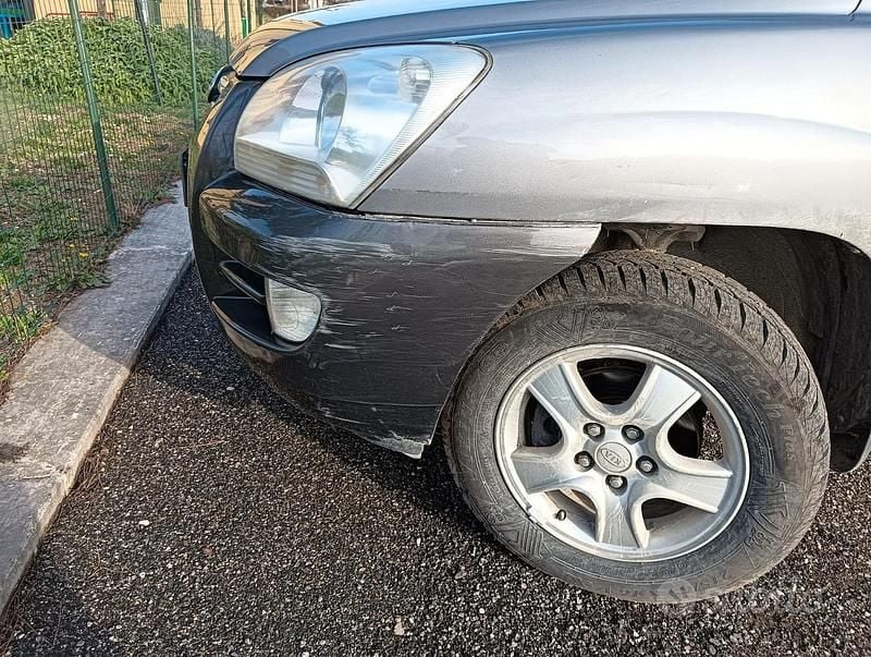 Usata Kia Sportage 141 CV (103 kW) 2005 Grigio SUV