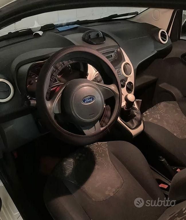 Usata Ford Ka 69 CV (50 kW) 2011 Bianco Utilitaria