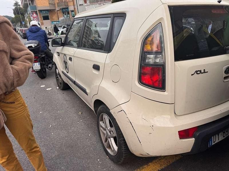 Usata Kia Soul Active 126 CV (92 kW) 2011 Beige SUV