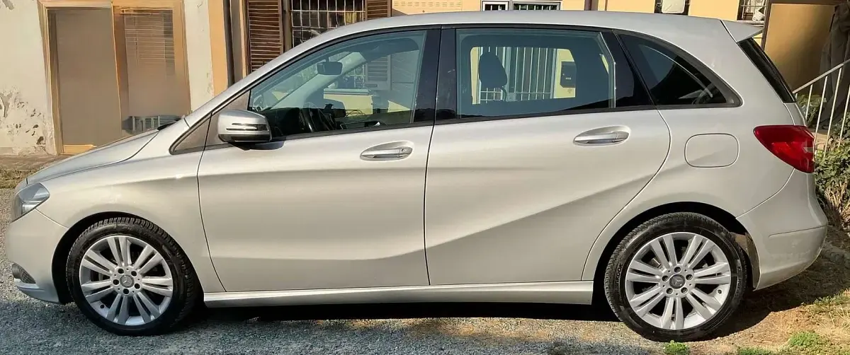Usata Mercedes B160 Executive 90 CV (66 kW) 2014 Argento Utilitaria