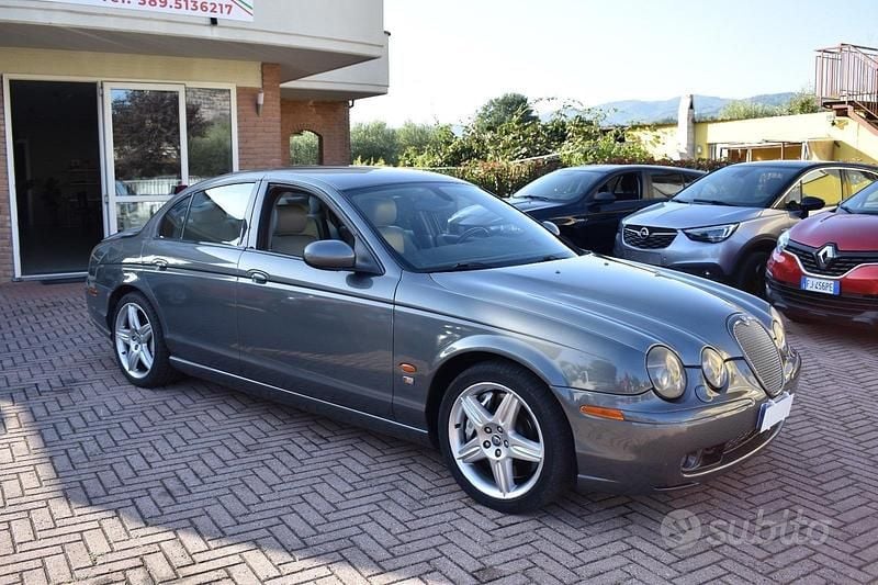 Usata Jaguar S-Type Supercharged 396 CV (291 kW) 2003 Grigio Berlina