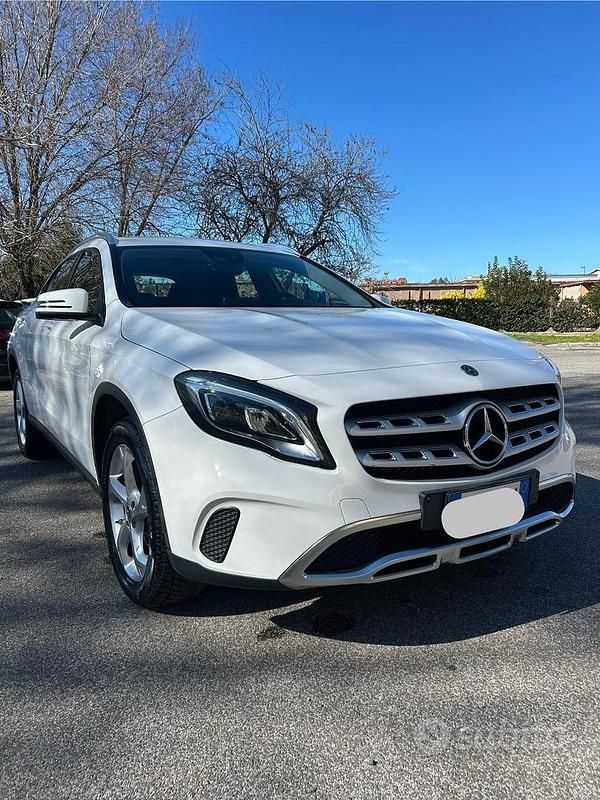 Usata Mercedes GLA200 136 CV (100 kW) 2019 Bianco SUV