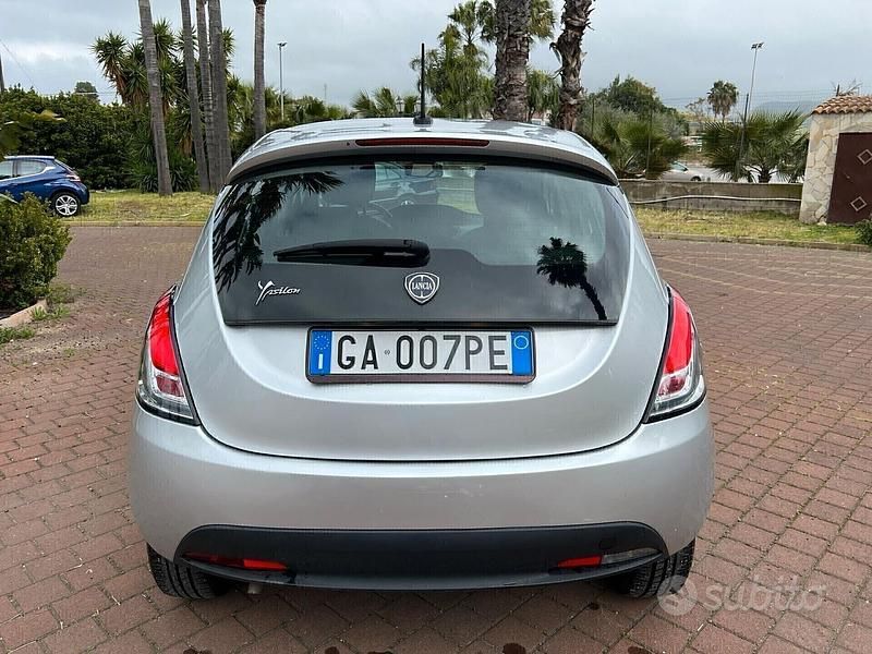 Usata Lancia Ypsilon S 69 CV (50 kW) 2020 Grigio Utilitaria