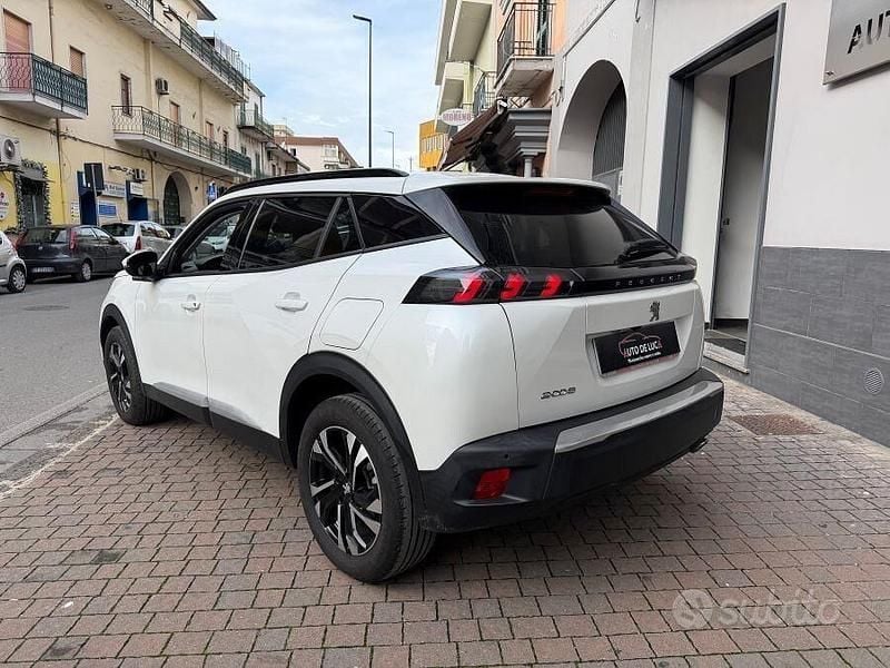Usata Peugeot 2008 Allure 110 CV (80 kW) 2022 Bianco SUV
