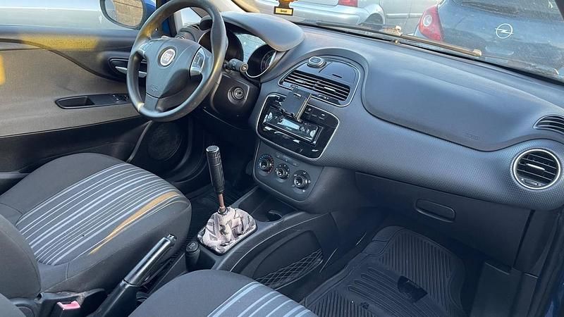 Usata Fiat Punto Evo Dynamic 75 CV (55 kW) 2012 Blu Utilitaria