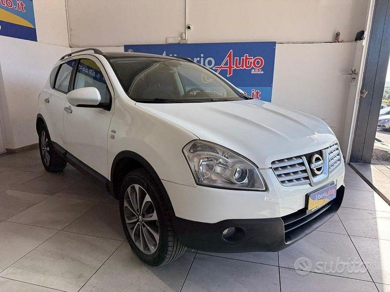 Usata Nissan Qashqai N-TEC 110 CV (80 kW) 2010 Bianco SUV
