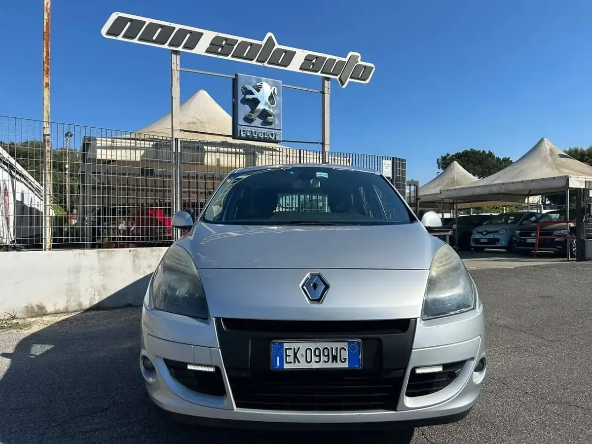 Usata Renault Scénic III Dynamique 110 CV (80 kW) 2012 Argento Monovolume