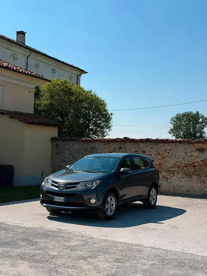 Usata Toyota RAV4 124 CV (91 kW) 2013 Grigio SUV