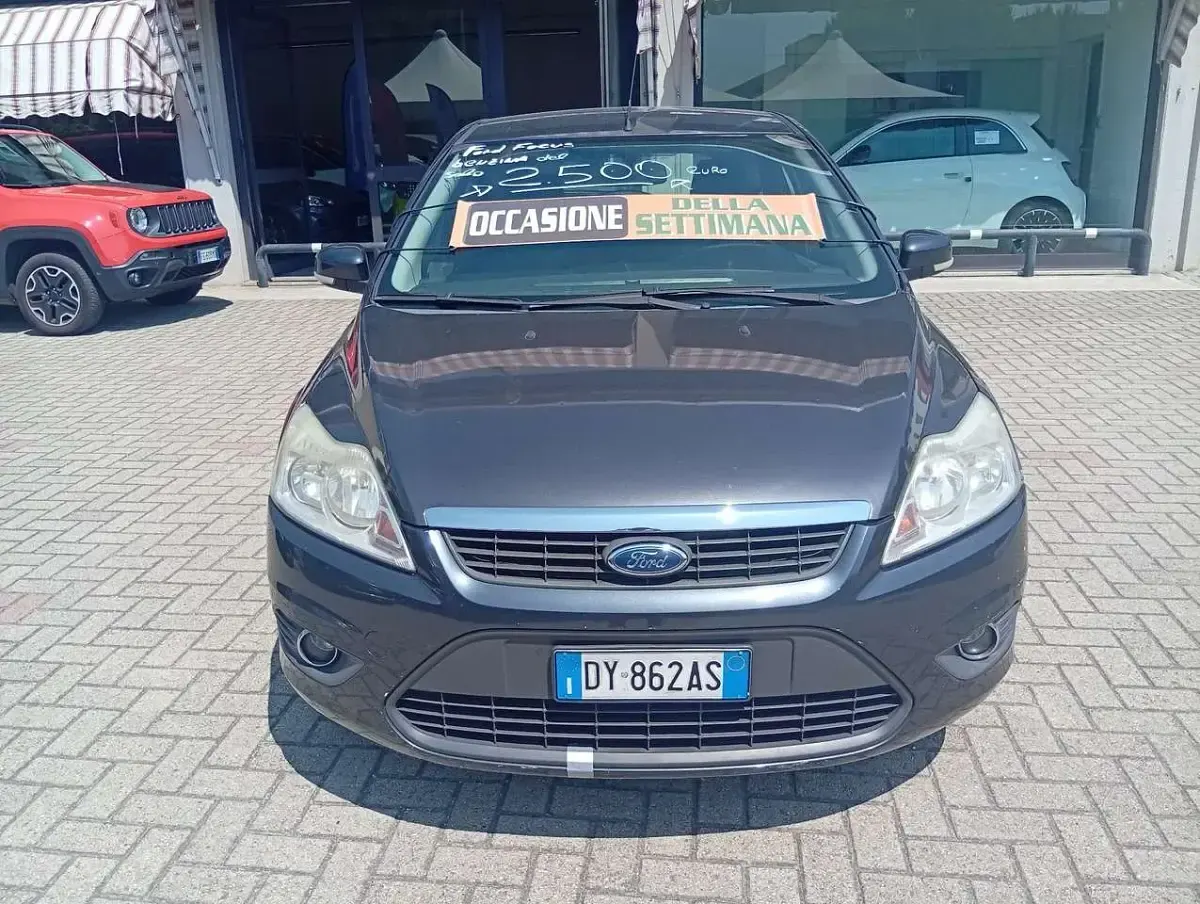 Usata Ford Focus Titanium 116 CV (85 kW) 2010 Grigio quarzo met Berlina