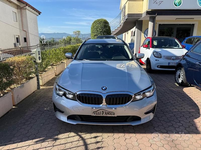 Usata BMW 318 Advantage 150 CV (110 kW) 2021 Argento Station wagon