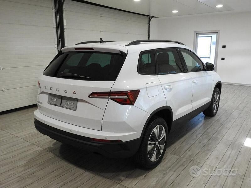 Usata Skoda Karoq Ambition 110 CV (80 kW) 2024 Blu mediterraneo SUV