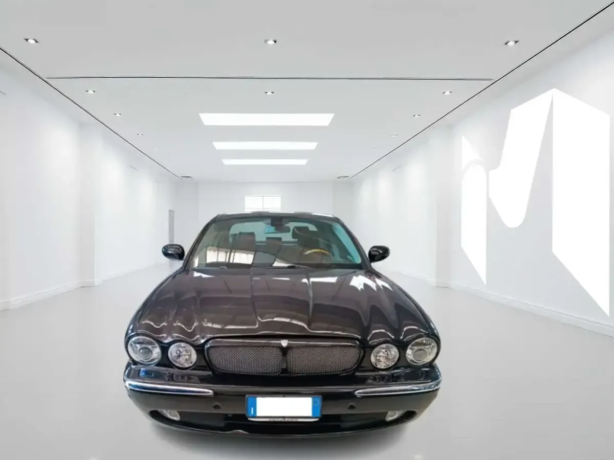 Usata Jaguar XJ Sovereign 207 CV (152 kW) 2006 Nero Berlina