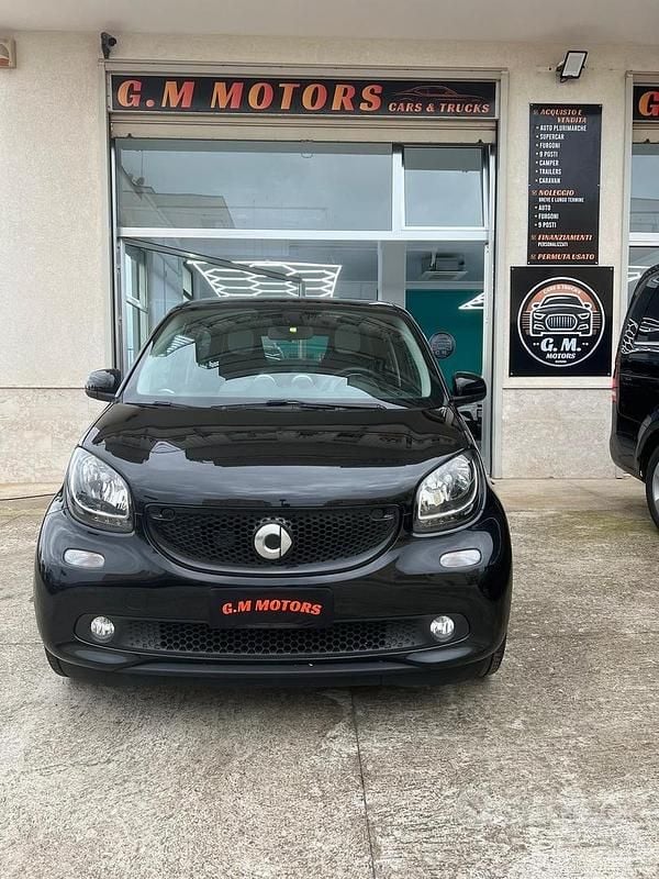 Usata Smart ForFour Prime 71 CV (52 kW) 2015 Nero Utilitaria