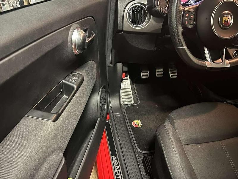 Usata Abarth 595 Pista 165 CV (121 kW) 2019 Rosso Cabrio