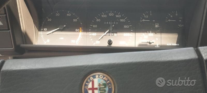 Usata Alfa Romeo 75 1989 Grigio Berlina
