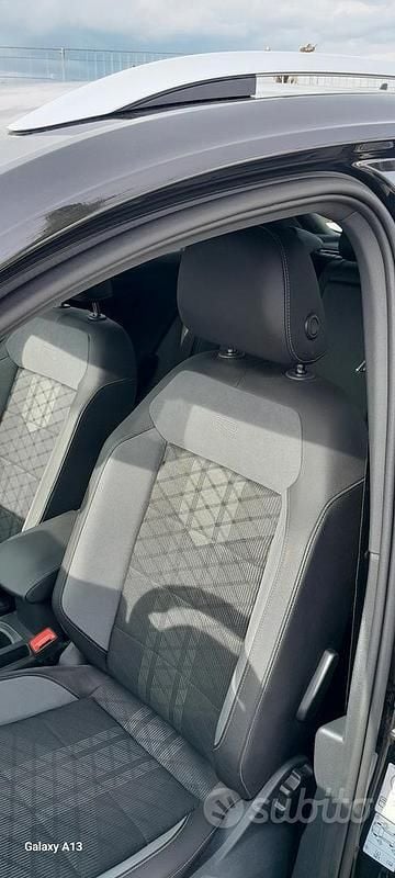 Usata VW T-Roc R-line 150 CV (110 kW) 2025 Nero SUV