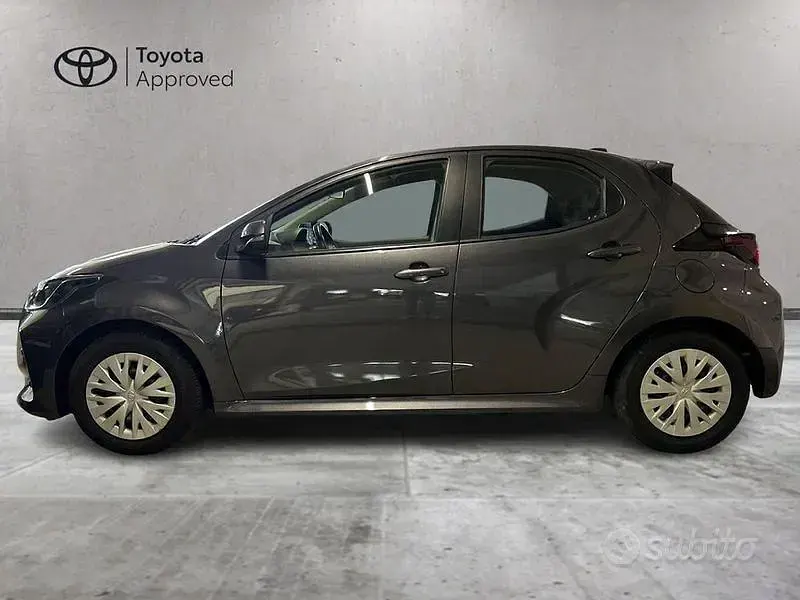 Usata Toyota Yaris Hybrid Active 116 CV (85 kW) 2022 Other Berlina
