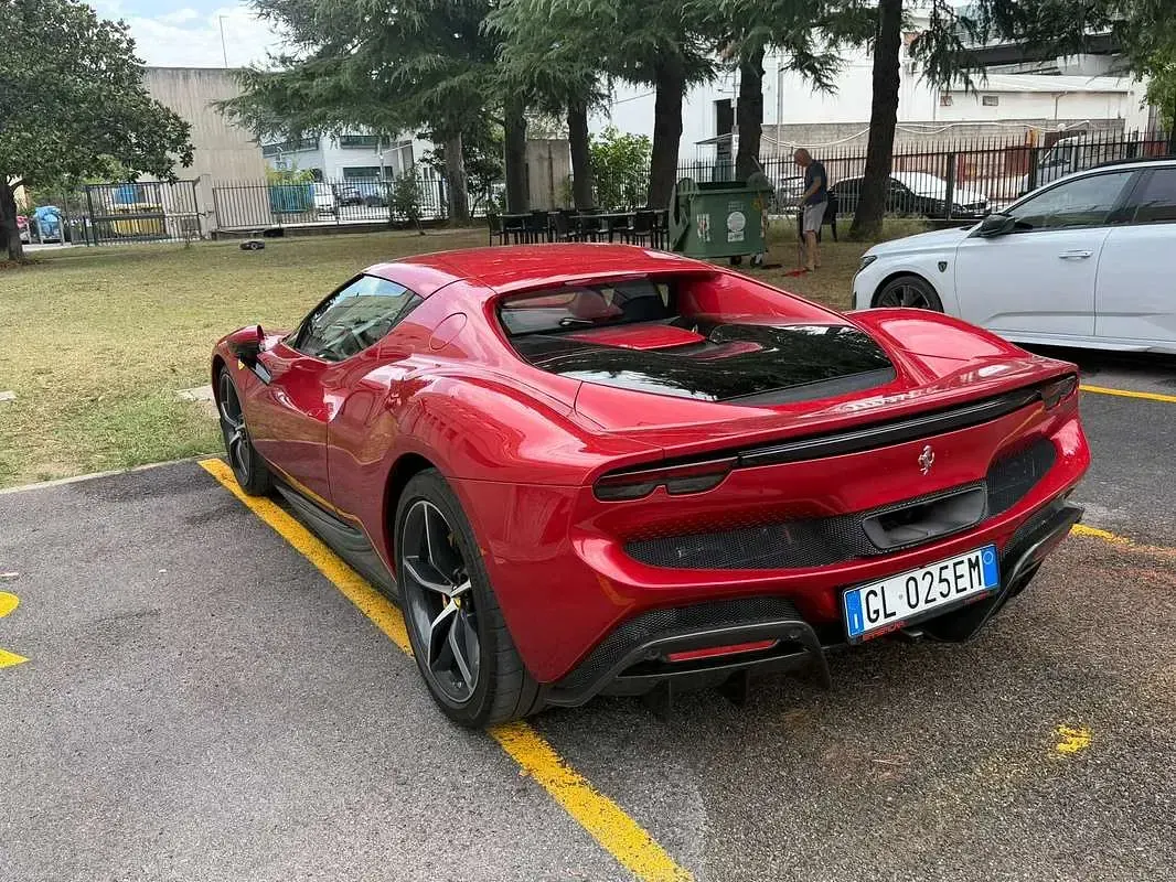 Usata Ferrari 296 663 CV (487 kW) 2023 Coupé