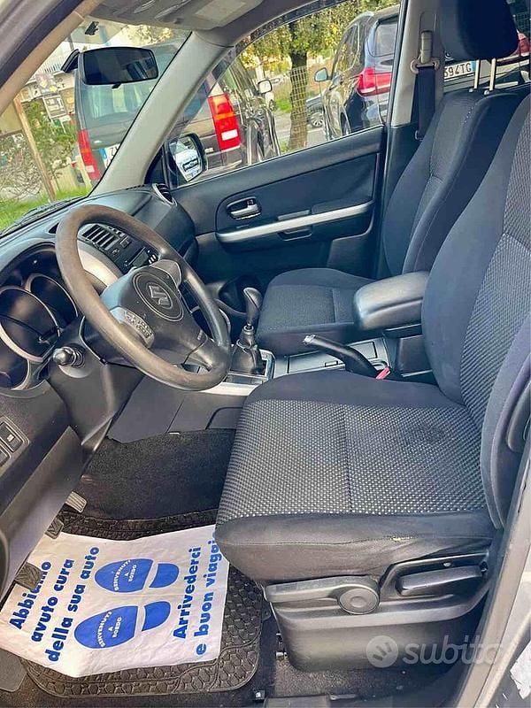 Usata Suzuki Grand Vitara 129 CV (94 kW) 2006 Grigio SUV