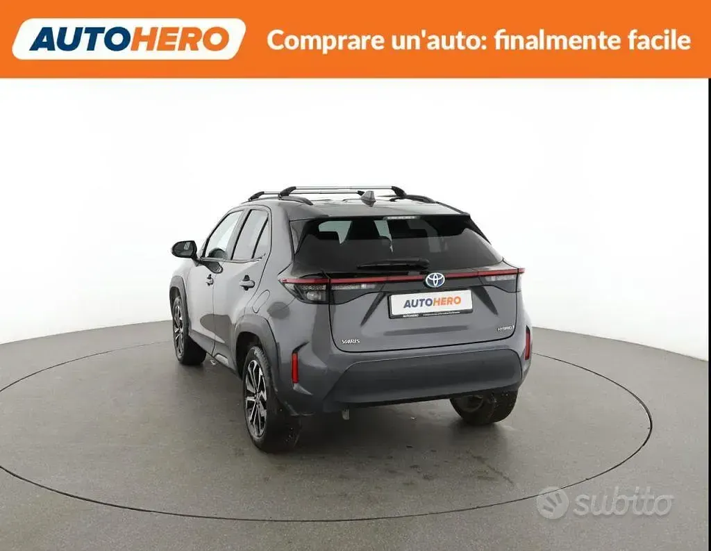 Usata Toyota Yaris Cross Trend 92 CV (67 kW) 2023 Grigio SUV