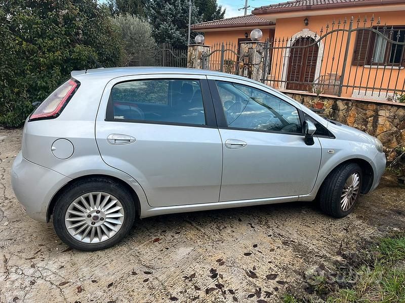 Usata Fiat Punto 69 CV (50 kW) 2013 Berlina