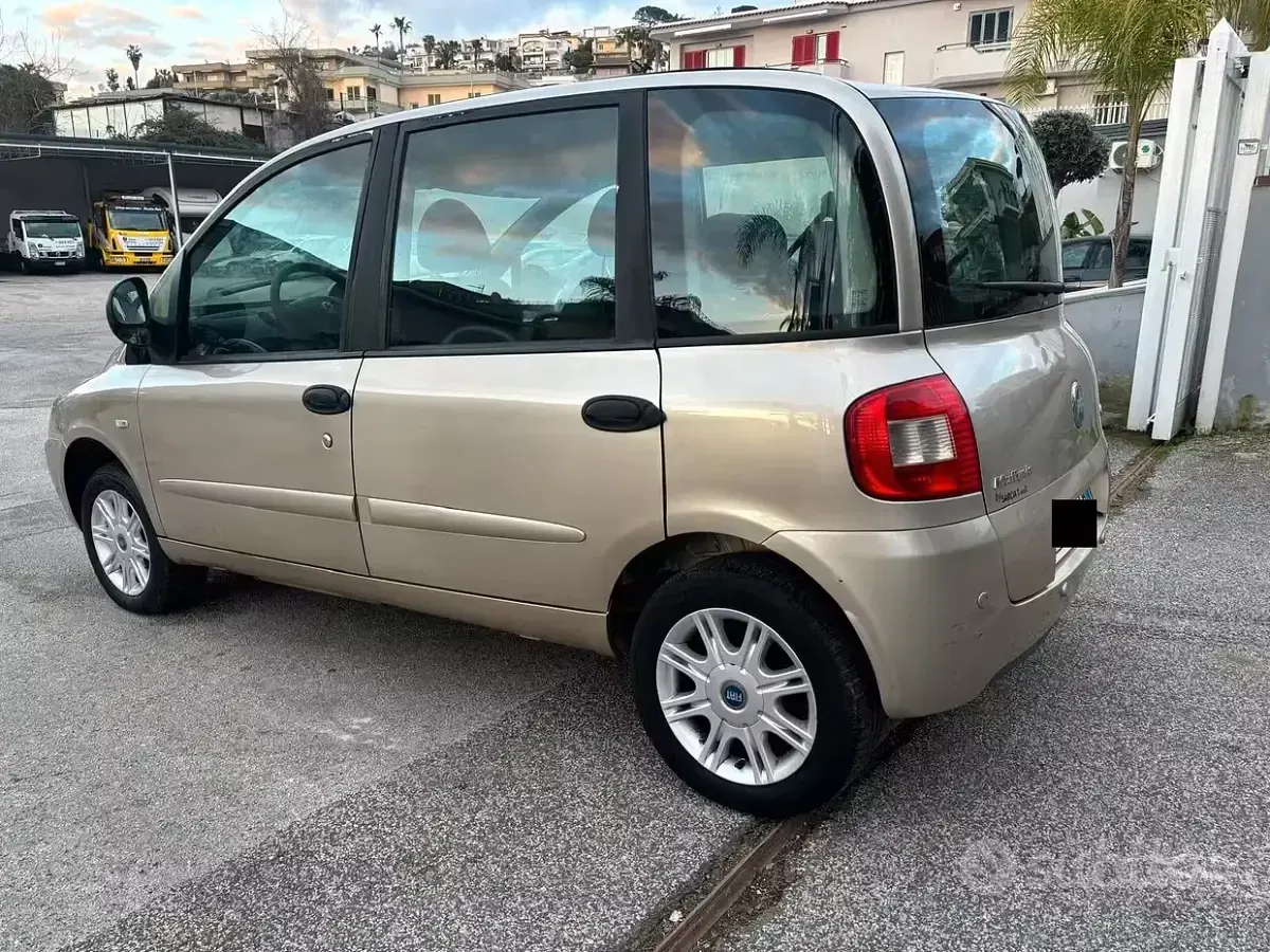 Usata Fiat Multipla Emotion 103 CV (75 kW) 2006 Giallo Monovolume