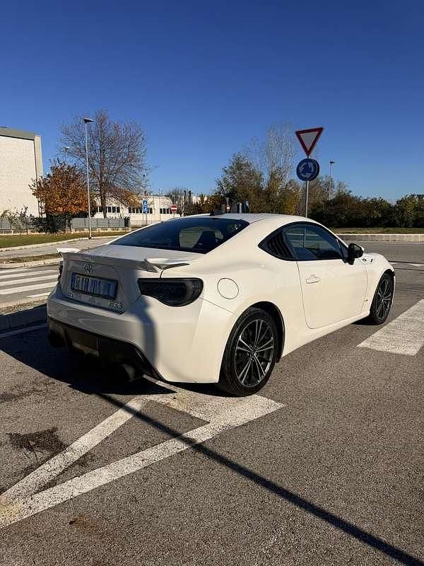 Usata Toyota GT86 Edition 200 CV (147 kW) 2012 Bianco Coupé