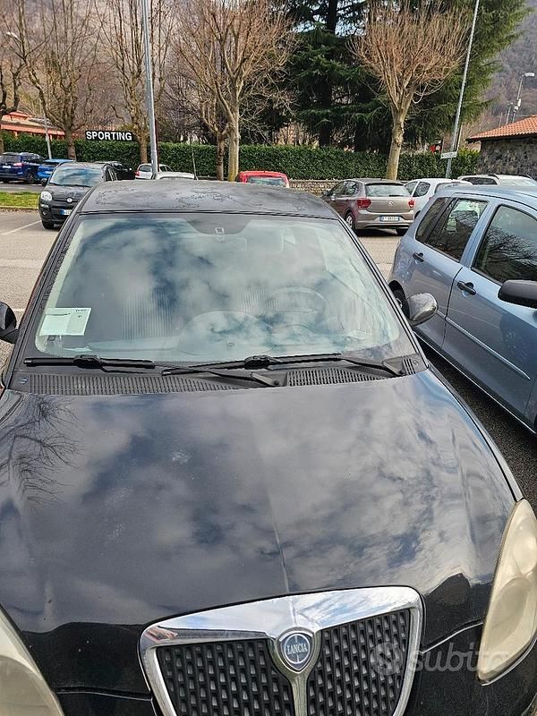 Usata Lancia Ypsilon 60 CV (44 kW) 2007 Nero Utilitaria