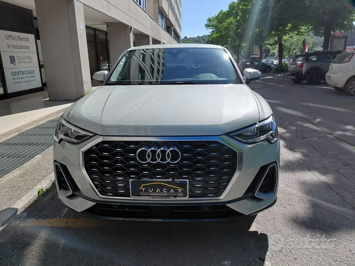 Usata Audi Q3 Sportback S-Line 150 CV (110 kW) 2020 Grigio SUV