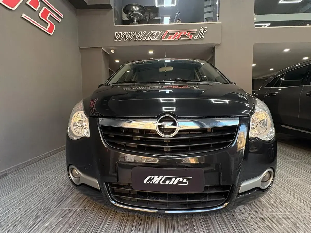 Usata Opel Agila Enjoy 94 CV (69 kW) 2011 Nero Utilitaria