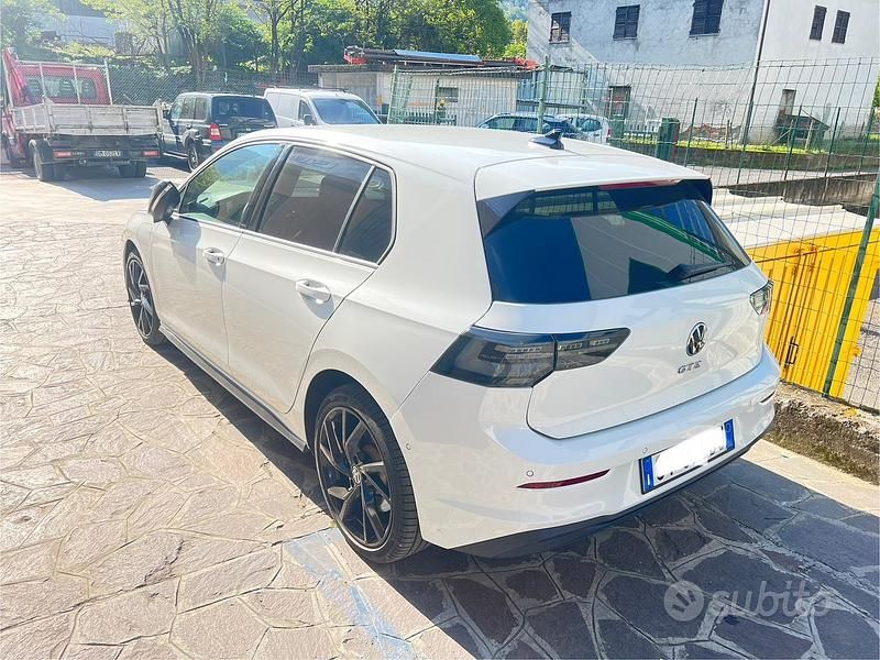 Usata VW Golf VIII GTE 245 CV (180 kW) 2022 Bianco Berlina