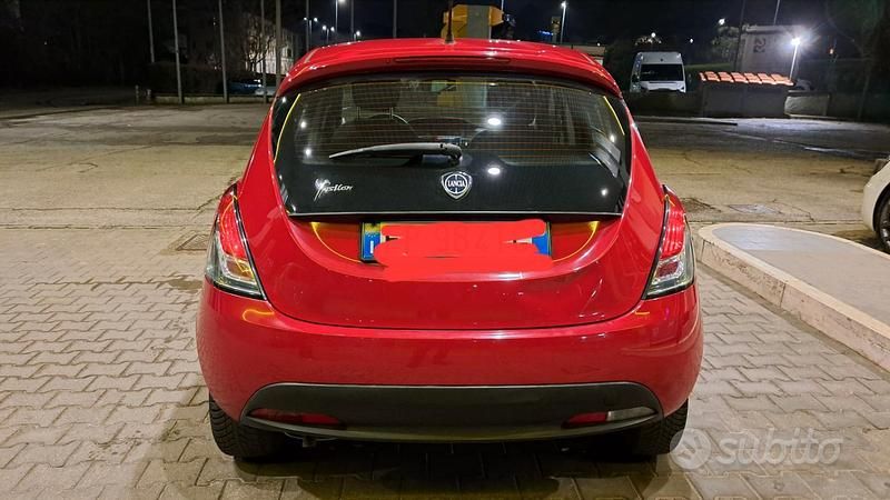 Usata Lancia Ypsilon S 69 CV (50 kW) 2018 Rosso Utilitaria