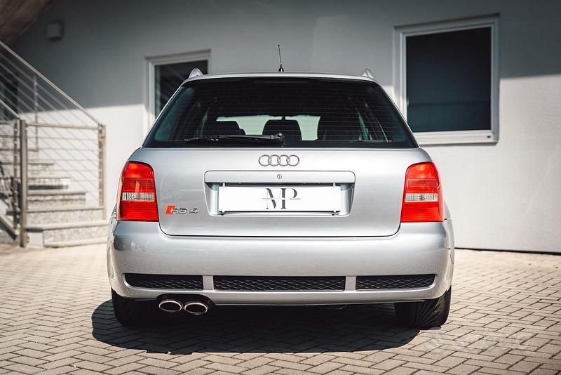 Usata Audi RS4 381 CV (280 kW) 2000 Grigio Station wagon