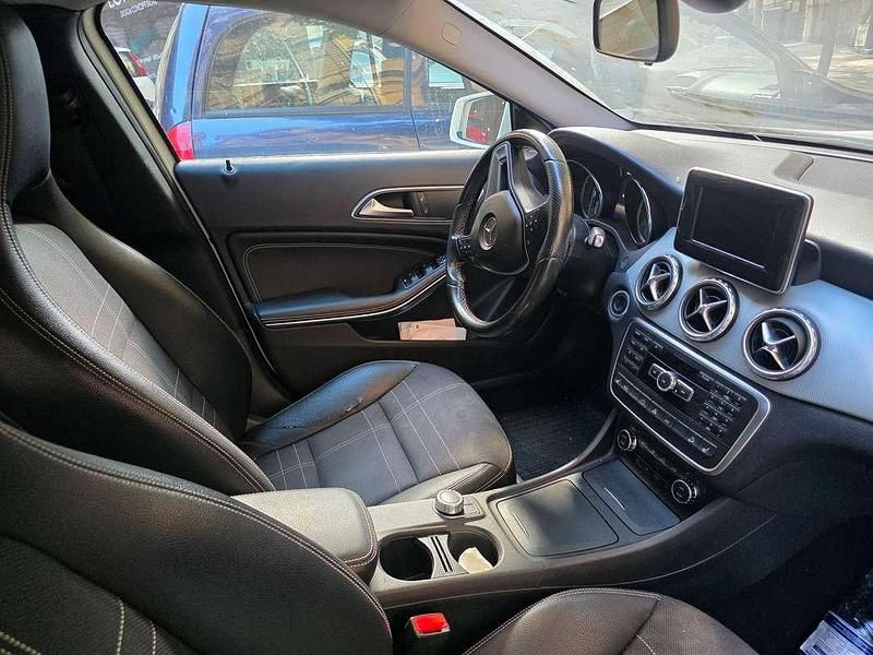 Usata Mercedes GLA200 Executive 136 CV (100 kW) 2014 Bianco SUV