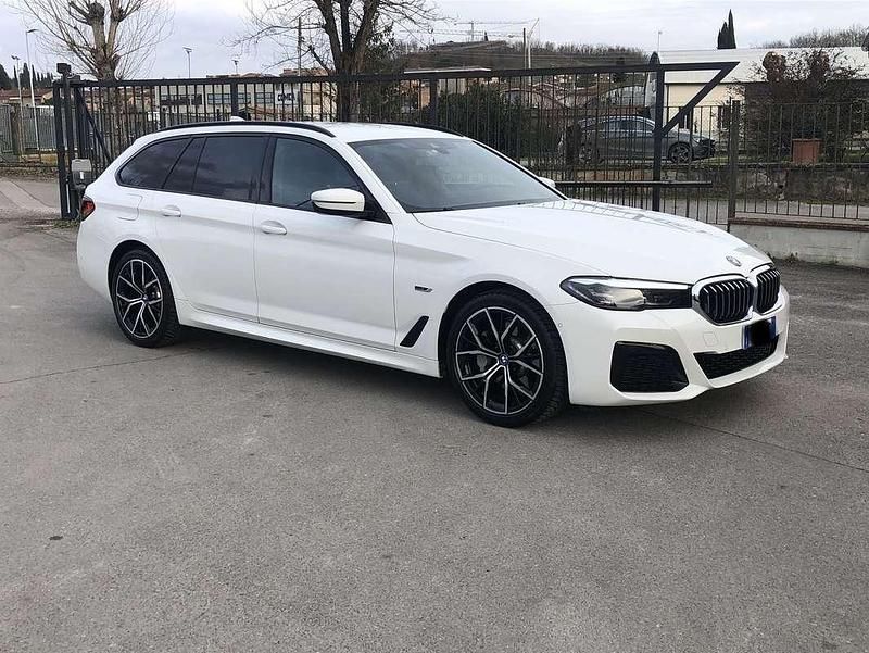 Usata 2022 BMW 530e M Sport Station wagon | 42.000 € (Buon prezzo) - Immagine 1/4