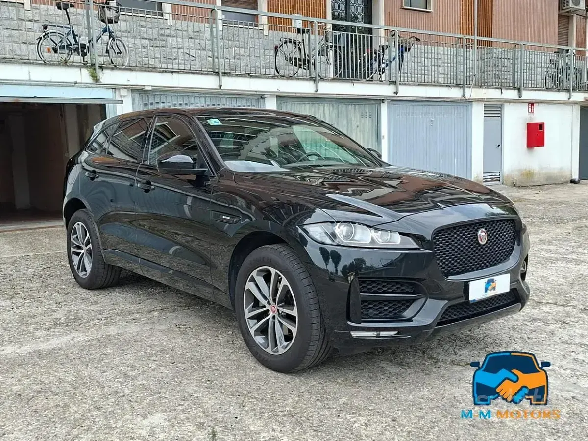 Usata Jaguar F-Pace R-Sport 250 CV (183 kW) 2020 Nero SUV