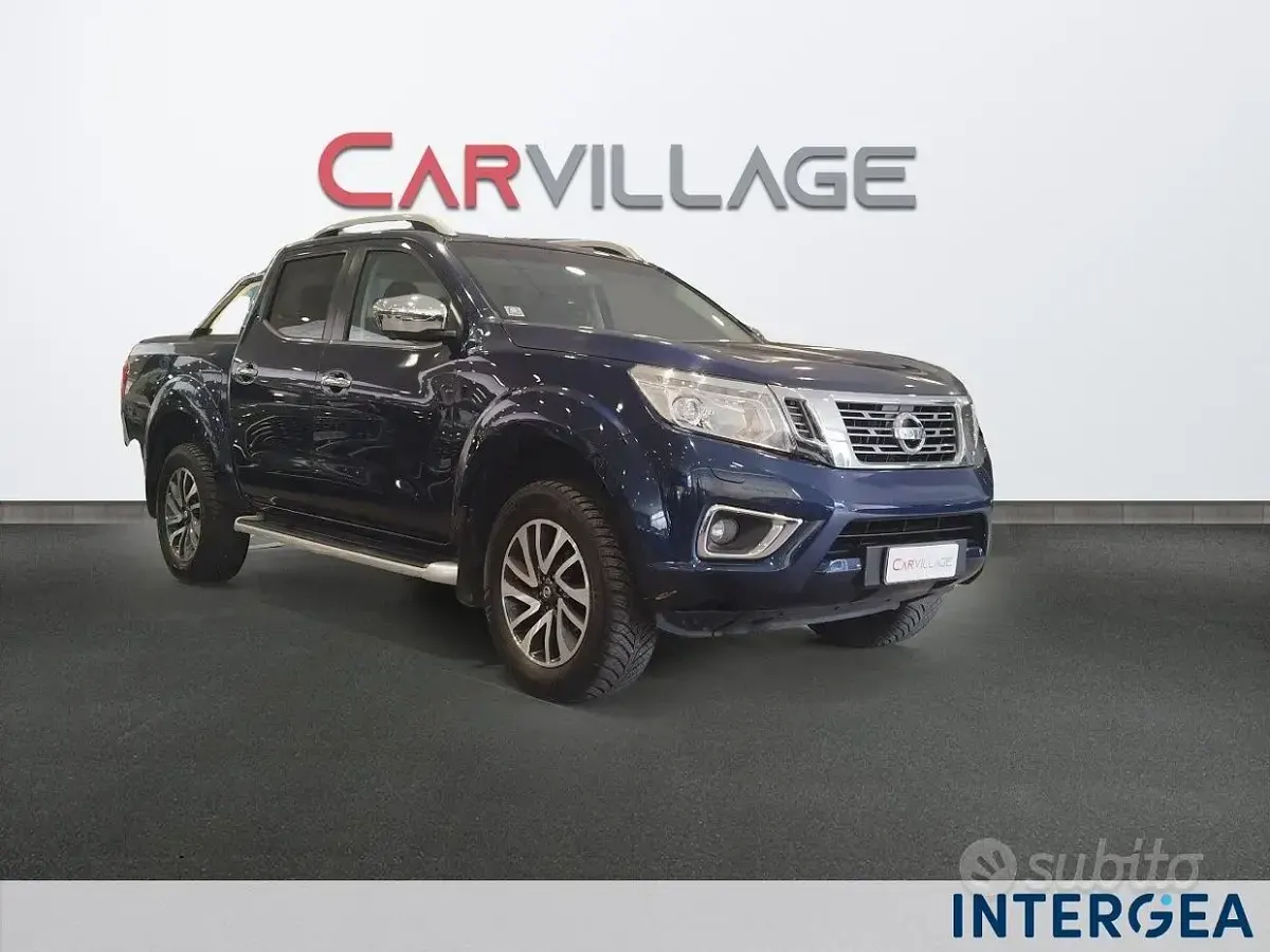Käytetty Nissan Navara Tekna 190 HP (139 kW) 2017 Sininen Nouto