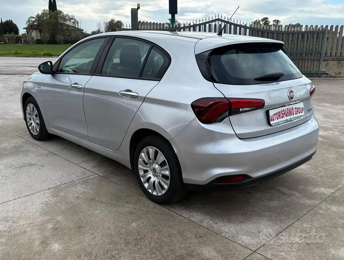 Usata Fiat Tipo Easy 95 CV (69 kW) 2018 Grigio Berlina
