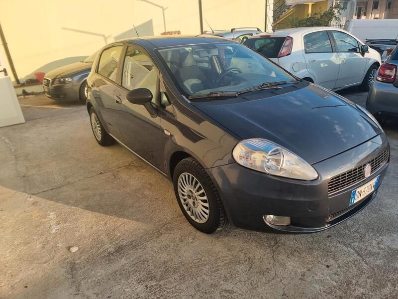 Usata Fiat Grande Punto Active 75 CV (55 kW) 2008 Grigio Utilitaria